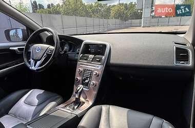 Внедорожник / Кроссовер Volvo XC60 2016 в 