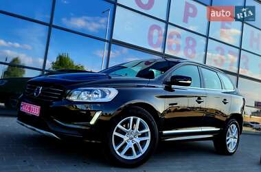 Внедорожник / Кроссовер Volvo XC60 2017 в 