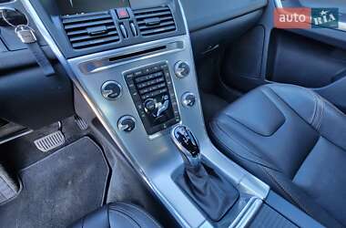 Внедорожник / Кроссовер Volvo XC60 2017 в 