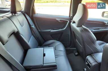 Внедорожник / Кроссовер Volvo XC60 2017 в 