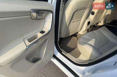 Внедорожник / Кроссовер Volvo XC60 2014 в 