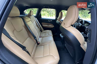 Внедорожник / Кроссовер Volvo XC60 2020 в 