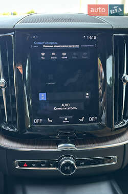 Внедорожник / Кроссовер Volvo XC60 2020 в 