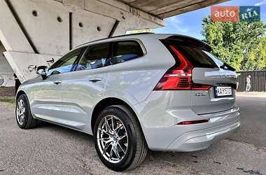 Внедорожник / Кроссовер Volvo XC60 2023 в 