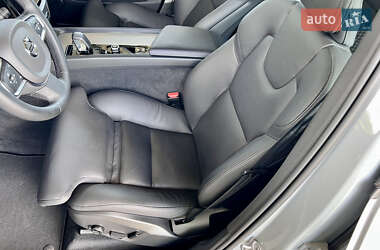 Внедорожник / Кроссовер Volvo XC60 2023 в 