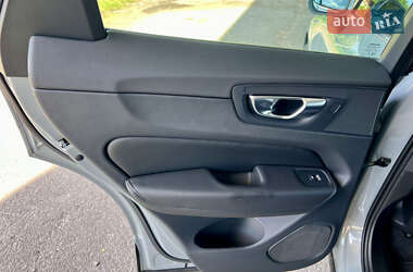 Внедорожник / Кроссовер Volvo XC60 2023 в 