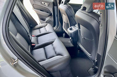 Внедорожник / Кроссовер Volvo XC60 2023 в 