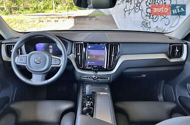 Внедорожник / Кроссовер Volvo XC60 2023 в 