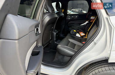 Внедорожник / Кроссовер Volvo XC60 2021 в 