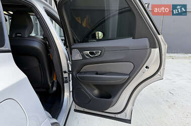 Внедорожник / Кроссовер Volvo XC60 2021 в 