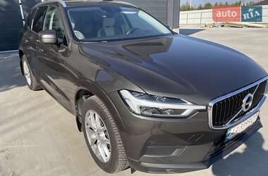 Внедорожник / Кроссовер Volvo XC60 2017 в 
