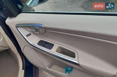 Внедорожник / Кроссовер Volvo XC60 2012 в 