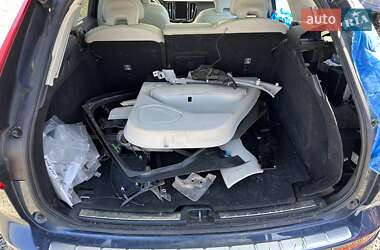 Внедорожник / Кроссовер Volvo XC60 2020 в 