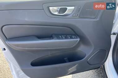 Внедорожник / Кроссовер Volvo XC60 2023 в 