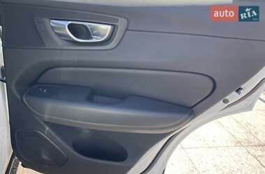 Внедорожник / Кроссовер Volvo XC60 2023 в 