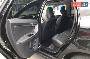 Внедорожник / Кроссовер Volvo XC60 2015 в 