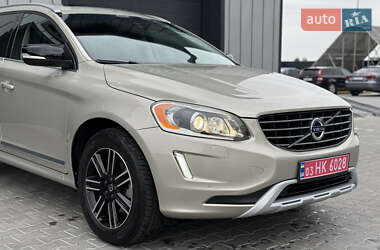 Внедорожник / Кроссовер Volvo XC60 2016 в 