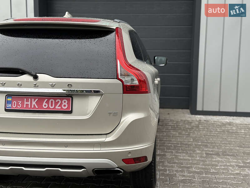 Внедорожник / Кроссовер Volvo XC60 2016 в Владимире