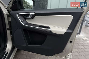 Внедорожник / Кроссовер Volvo XC60 2016 в 