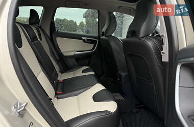 Внедорожник / Кроссовер Volvo XC60 2016 в 