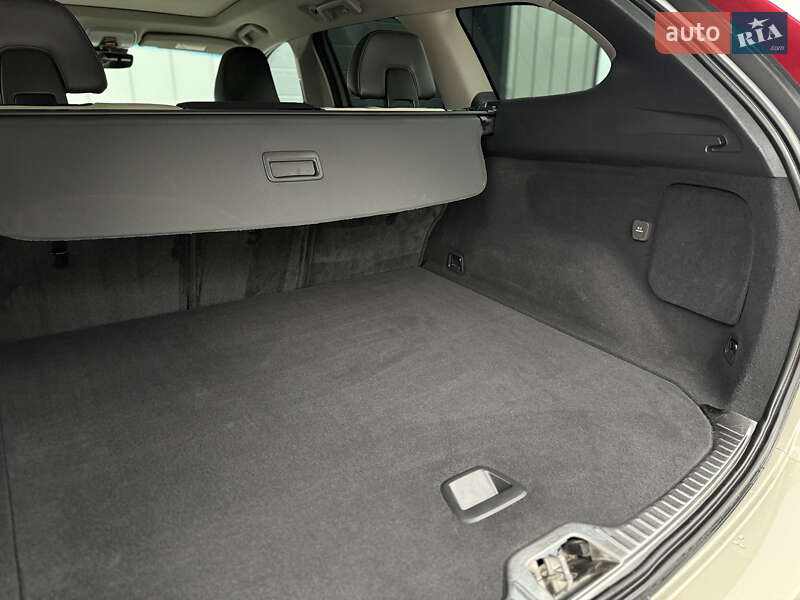 Внедорожник / Кроссовер Volvo XC60 2016 в Владимире