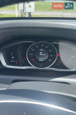 Внедорожник / Кроссовер Volvo XC60 2017 в 