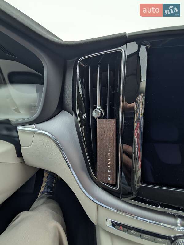 Внедорожник / Кроссовер Volvo XC60 2017 в Ивано-Франковске
