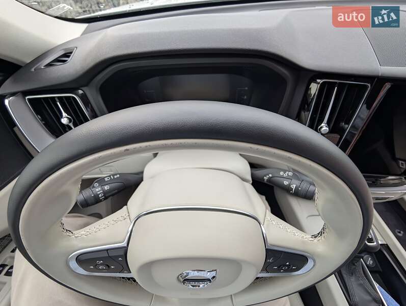 Внедорожник / Кроссовер Volvo XC60 2017 в Ивано-Франковске