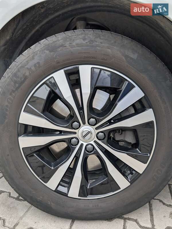 Внедорожник / Кроссовер Volvo XC60 2017 в Ивано-Франковске