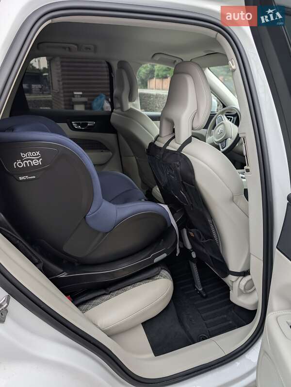 Внедорожник / Кроссовер Volvo XC60 2017 в Ивано-Франковске