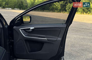 Внедорожник / Кроссовер Volvo XC60 2016 в 