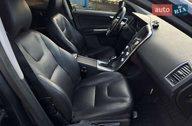 Внедорожник / Кроссовер Volvo XC60 2016 в 