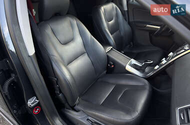 Внедорожник / Кроссовер Volvo XC60 2016 в 