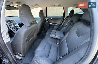 Внедорожник / Кроссовер Volvo XC60 2017 в 