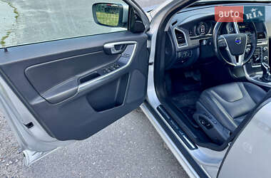 Внедорожник / Кроссовер Volvo XC60 2015 в 