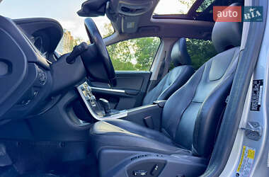 Внедорожник / Кроссовер Volvo XC60 2015 в 