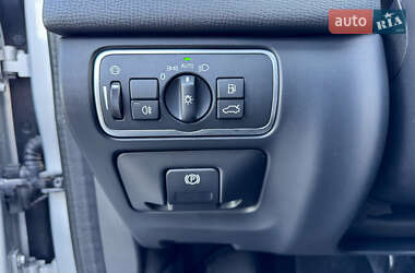 Внедорожник / Кроссовер Volvo XC60 2015 в 