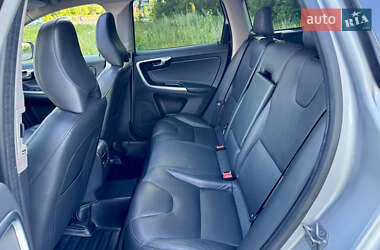 Внедорожник / Кроссовер Volvo XC60 2015 в 