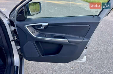 Внедорожник / Кроссовер Volvo XC60 2015 в 