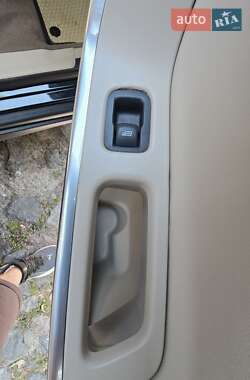 Внедорожник / Кроссовер Volvo XC60 2012 в 