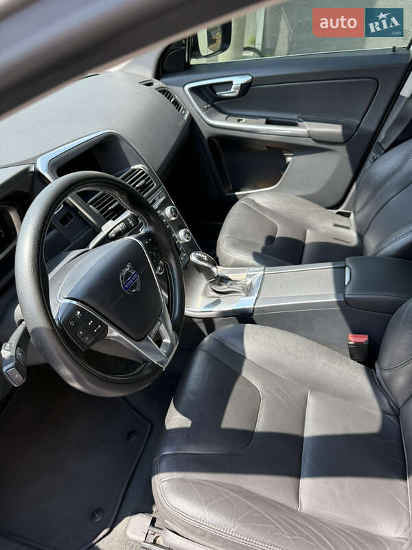 Позашляховик / Кросовер Volvo XC60 2016 в Тернополі