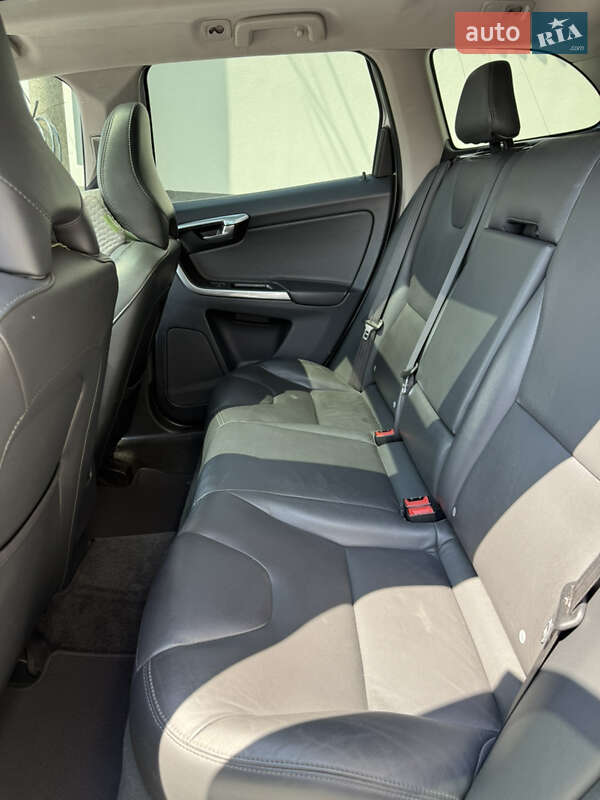 Позашляховик / Кросовер Volvo XC60 2016 в Тернополі