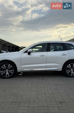 Позашляховик / Кросовер Volvo XC60 2022 в 