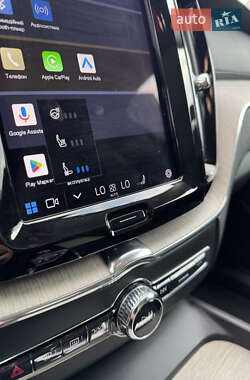 Позашляховик / Кросовер Volvo XC60 2022 в 