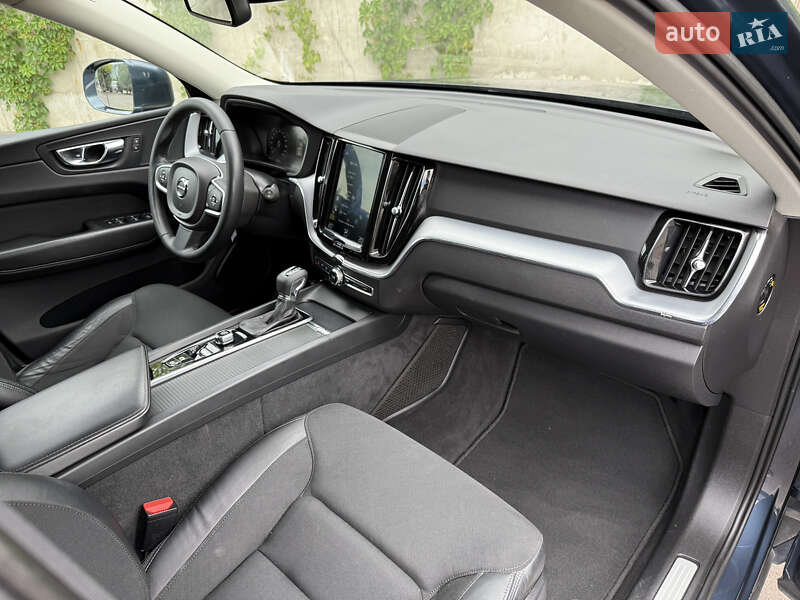 Внедорожник / Кроссовер Volvo XC60 2019 в Ровно