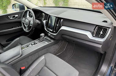 Внедорожник / Кроссовер Volvo XC60 2019 в 