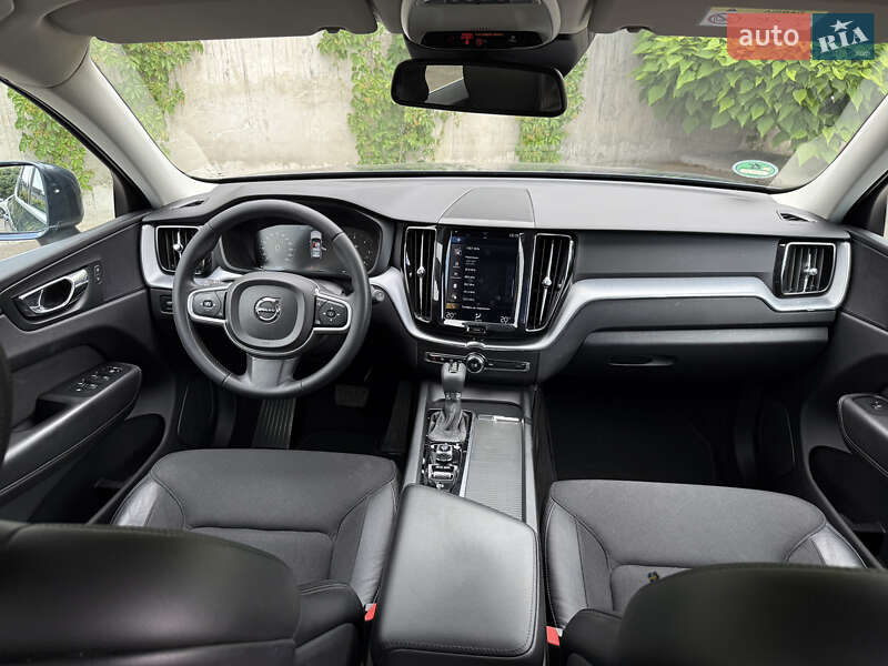 Внедорожник / Кроссовер Volvo XC60 2019 в Ровно