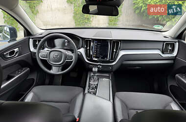 Внедорожник / Кроссовер Volvo XC60 2019 в 
