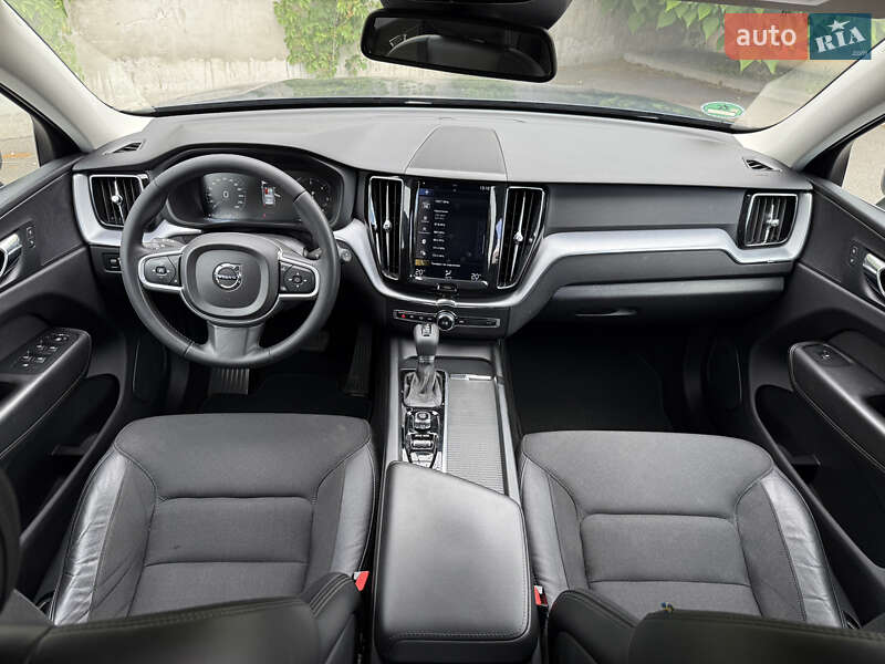 Внедорожник / Кроссовер Volvo XC60 2019 в Ровно