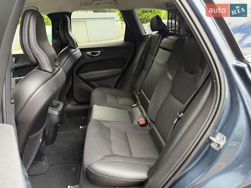 Внедорожник / Кроссовер Volvo XC60 2019 в Ровно